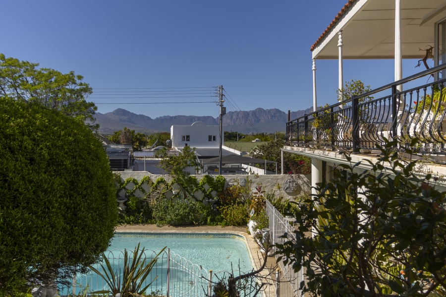 5 Bedroom Property for Sale in Lochnerhof Western Cape
